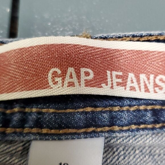 Gap denim mini skirt, size 10. 5 pockets. Wear any place skirt. Mini fun - Picture 6 of 8